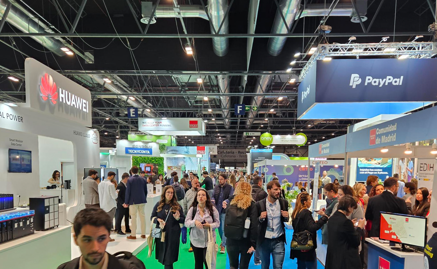 Tech Show personas y stands